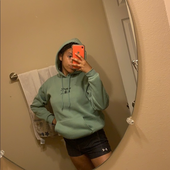 Green hoodie💚 - Picture 3 of 3